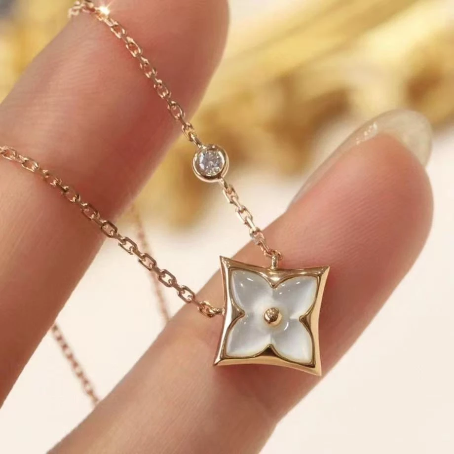 18k金镶嵌白色菱形四叶老花套链GHJ