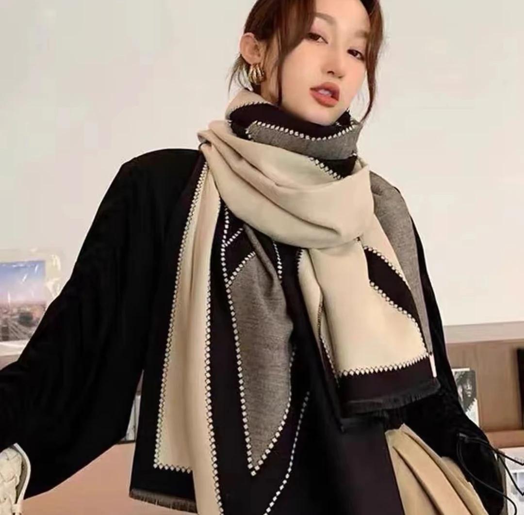 内蒙古厂家直邮时尚百搭拼色羊绒围巾披肩两用高级感65X190cm