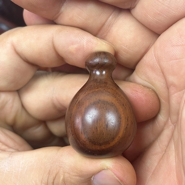 微凹黄檀（南美大红酸枝）