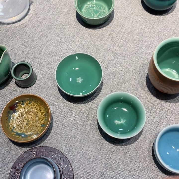 宏*龙泉青瓷茶具两个