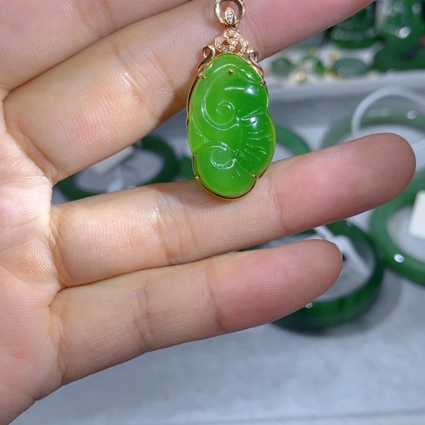 【闪购商品】和田玉（碧玉）18K金镶嵌颈饰