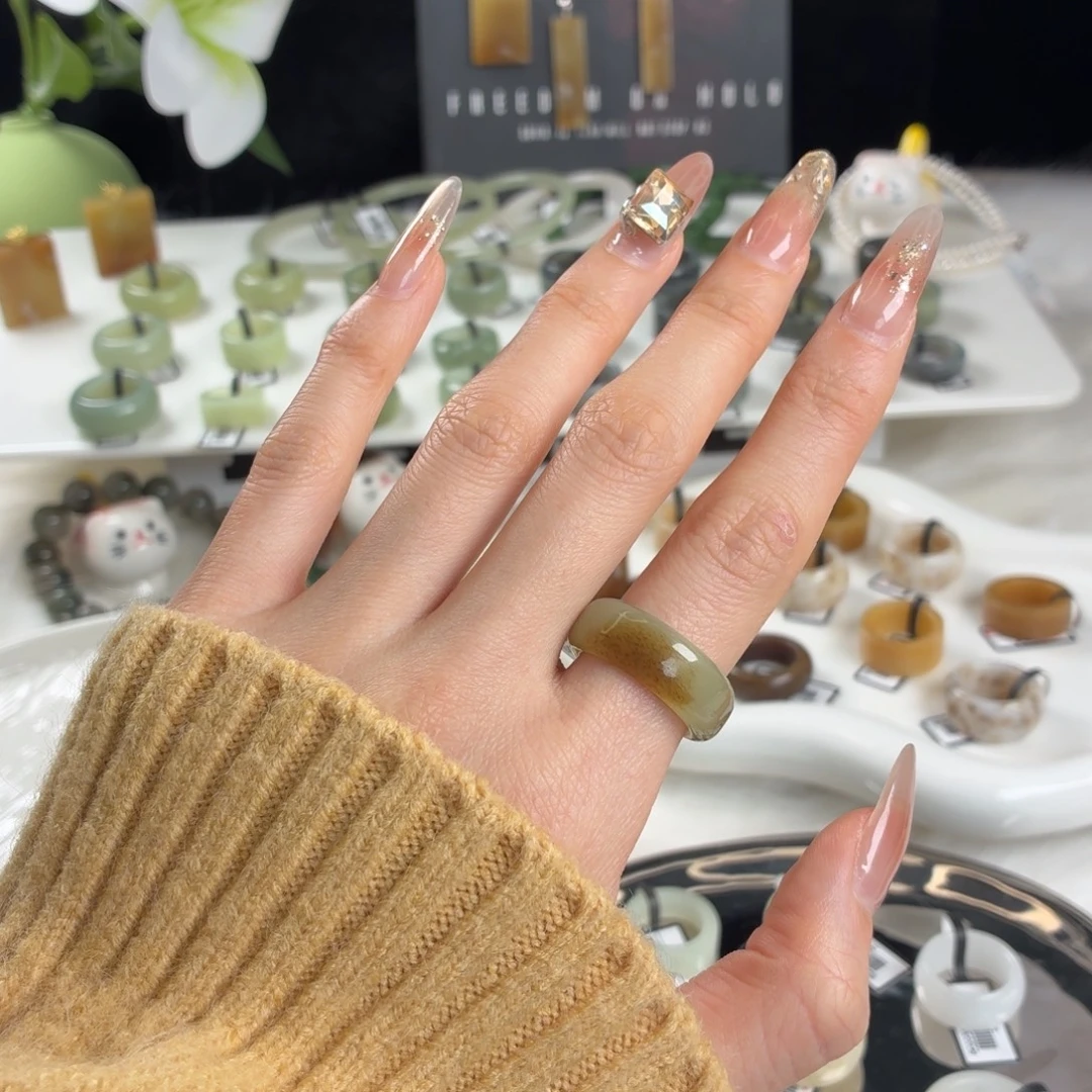 和田玉（糖玉）未镶嵌戒指j28渐变糖窄直切17.5