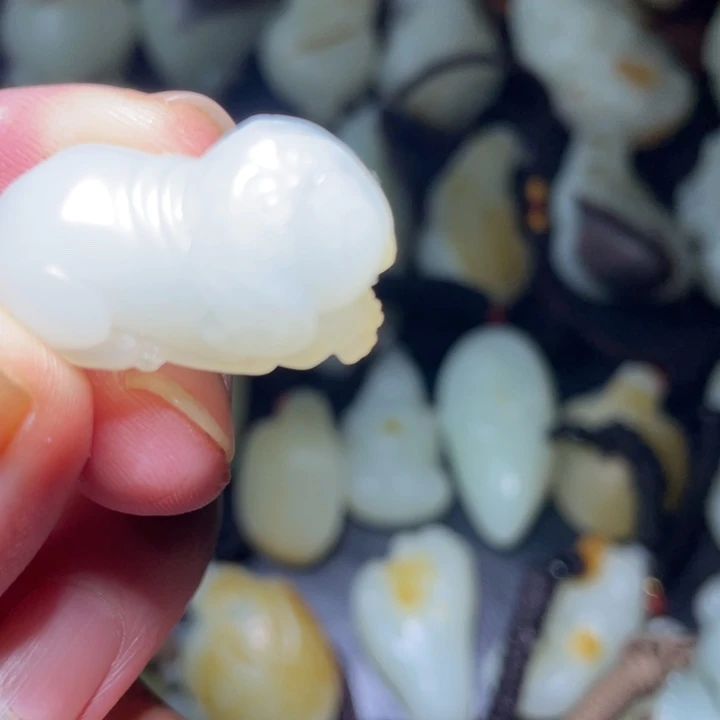 和田玉（糖玉）未镶嵌颈饰