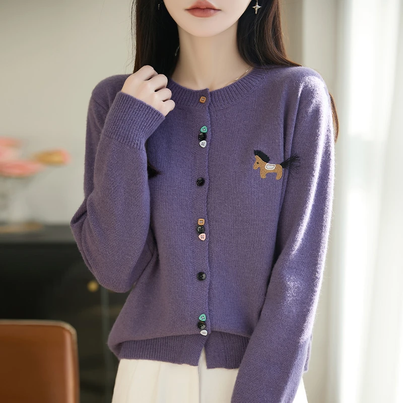 大码圆领纽扣小马针织开衫女秋冬新款宽松内搭时尚遮肚子上衣毛衣