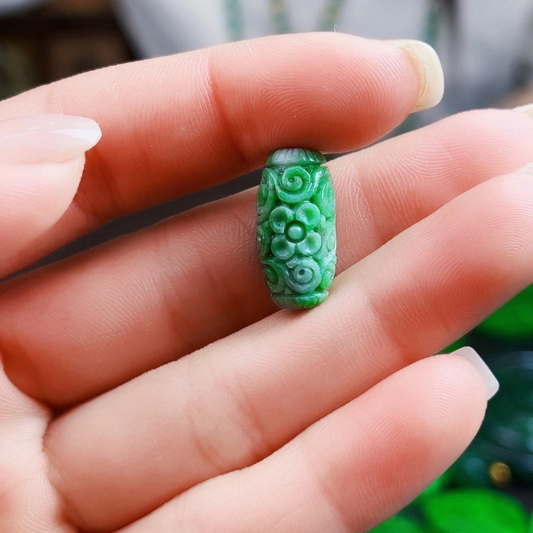 颈饰未镶嵌翡翠多样性