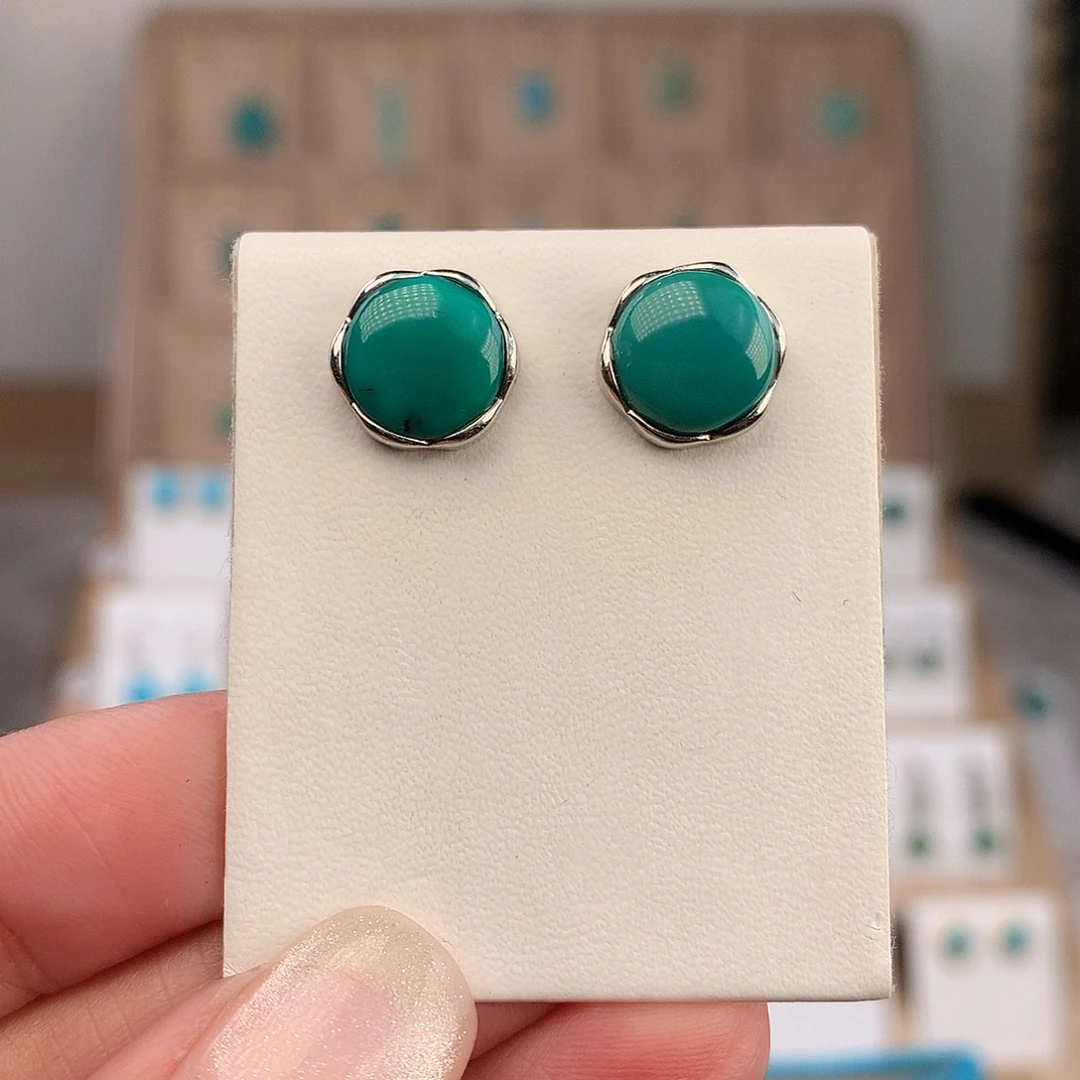 夏***️绿松石银S925镶嵌耳饰