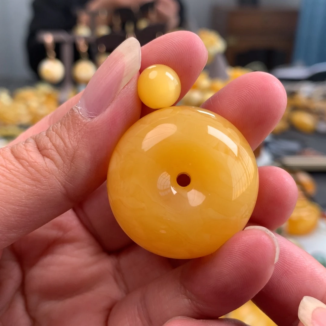 蜜蜡珠宝奇石未镶嵌千**王