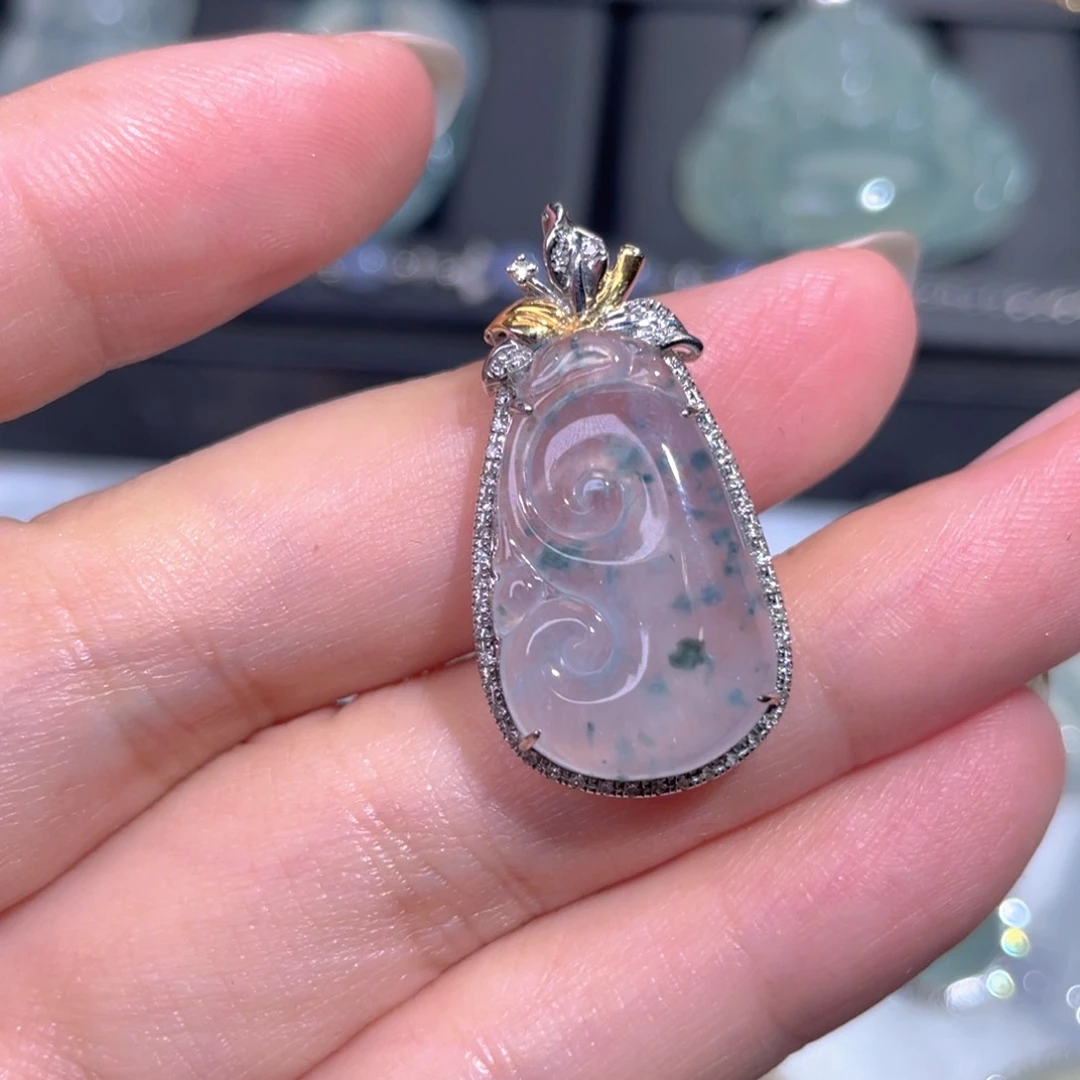 颈饰18K金镶嵌翡翠翡翠