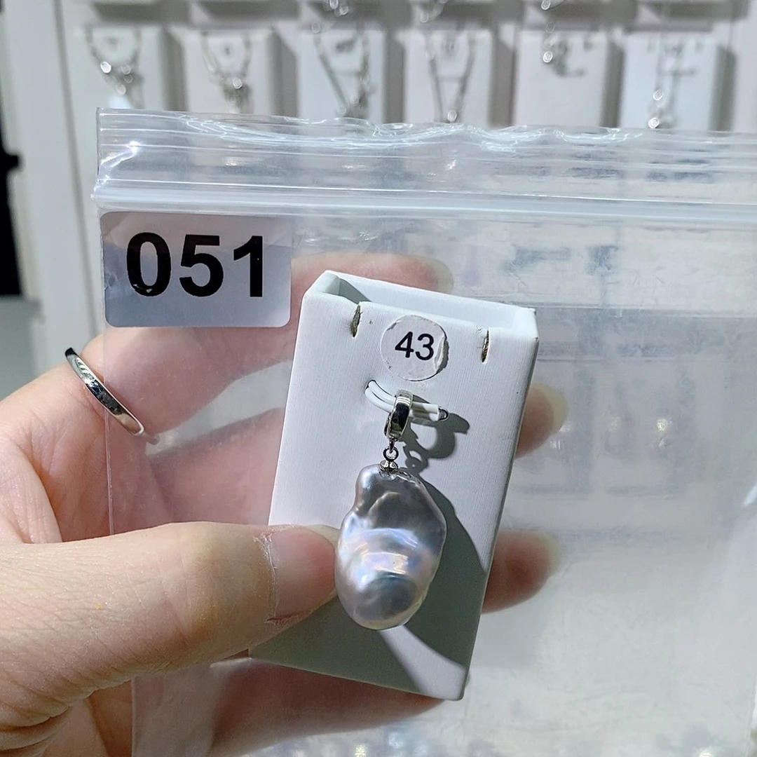 淡水珍珠合金颈饰