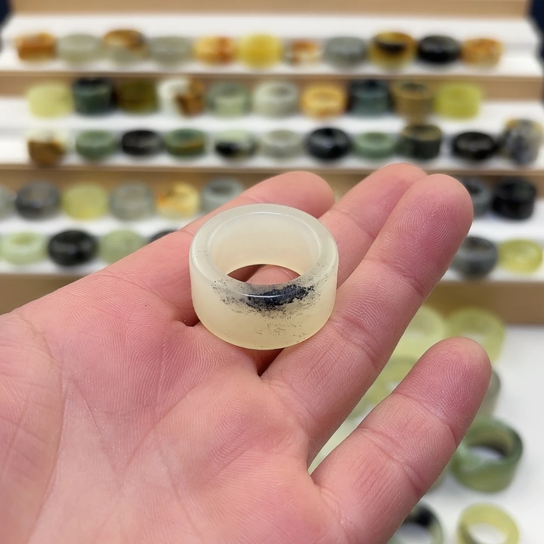 蛇纹石玉未镶嵌戒指