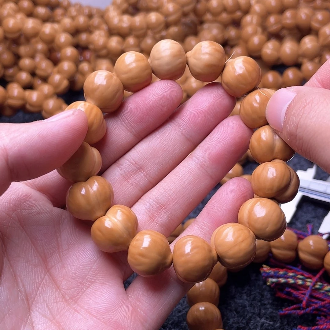 手串猴头核桃17+精工亮面大尺寸肌理纹屁桃手串。返油款