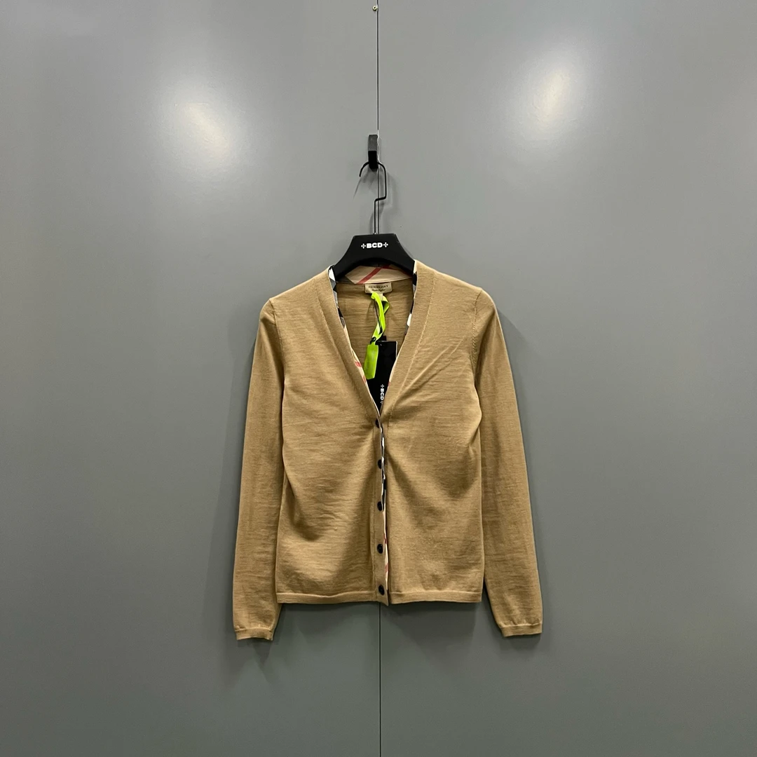 99新 BURBERRY/博柏利 （zz8）卡其色领口格纹开衫 M码/607061