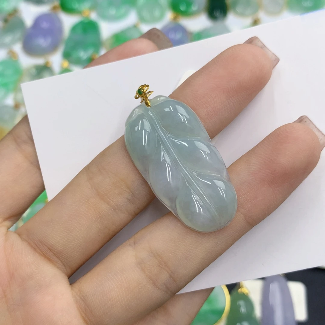 颈饰18K金镶嵌翡翠翡翠