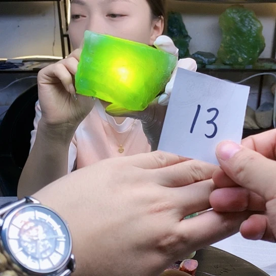 【闪购商品】蛇纹石玉未镶嵌原石5****张