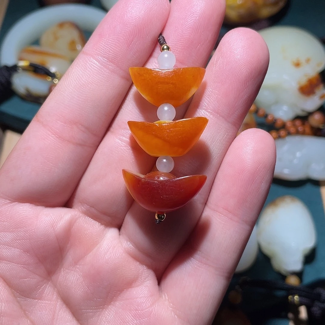 和田玉未镶嵌车挂