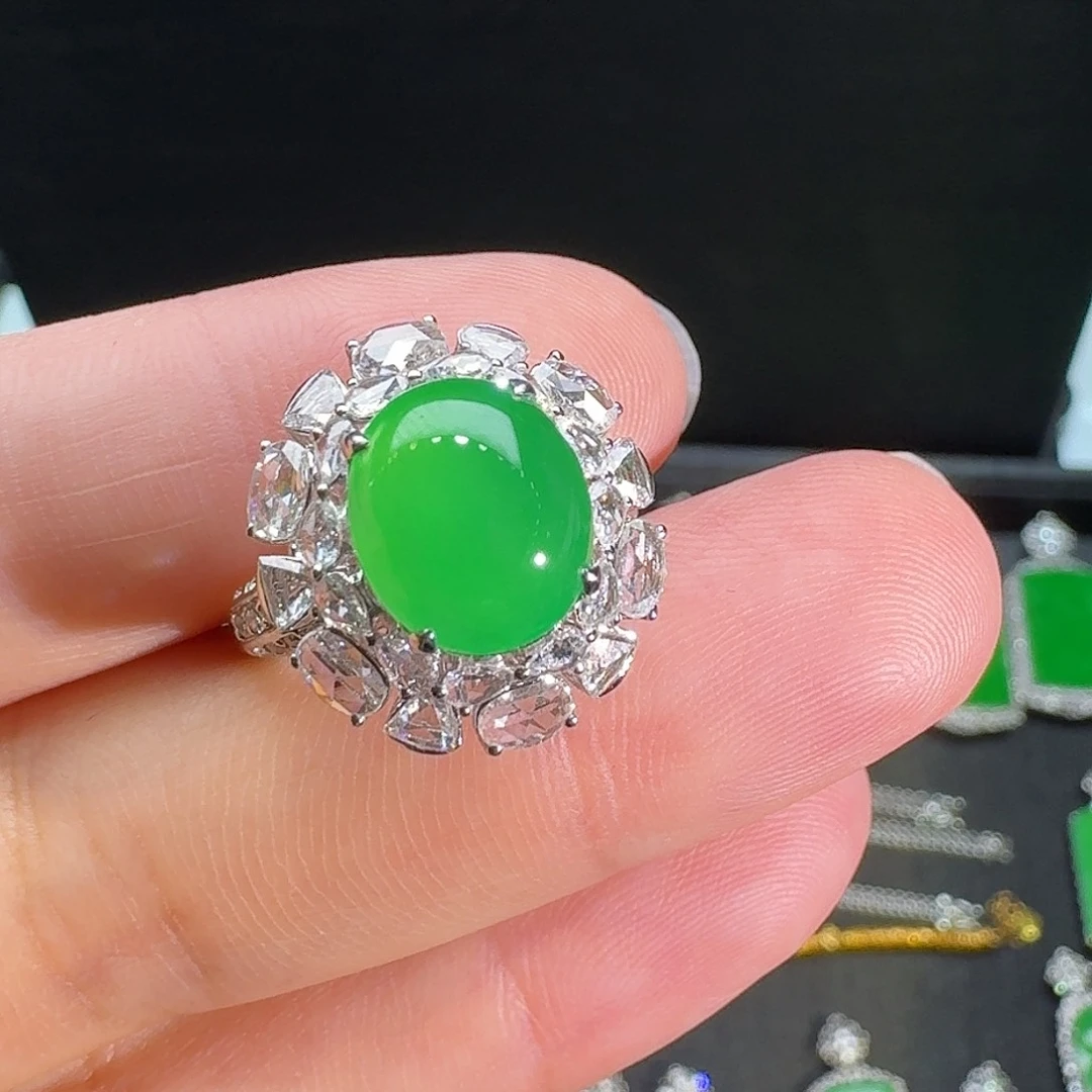 18K金镶嵌戒指翡翠