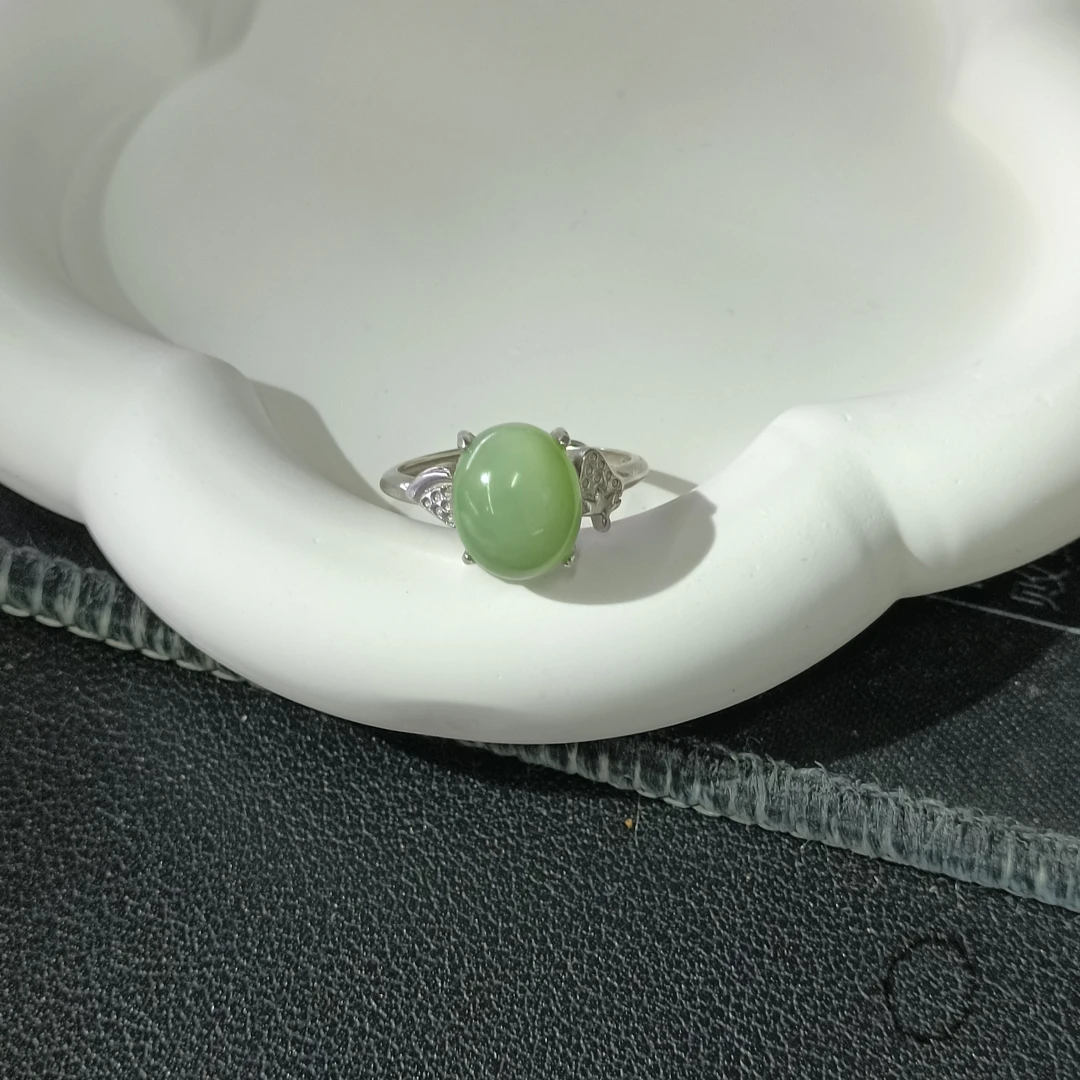 和田玉粉青碧玉界面。