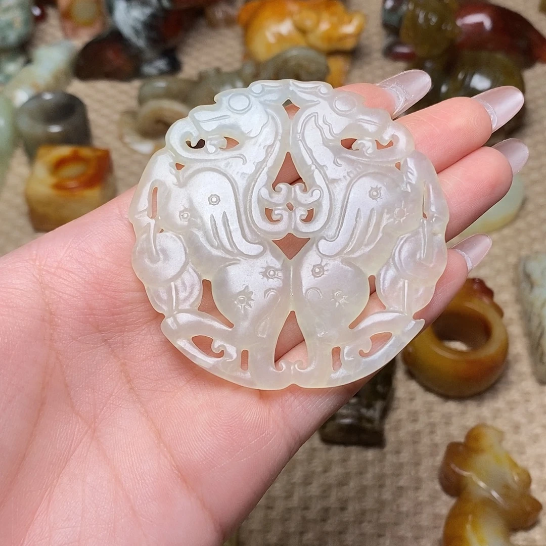 蛇纹石玉未镶嵌颈饰