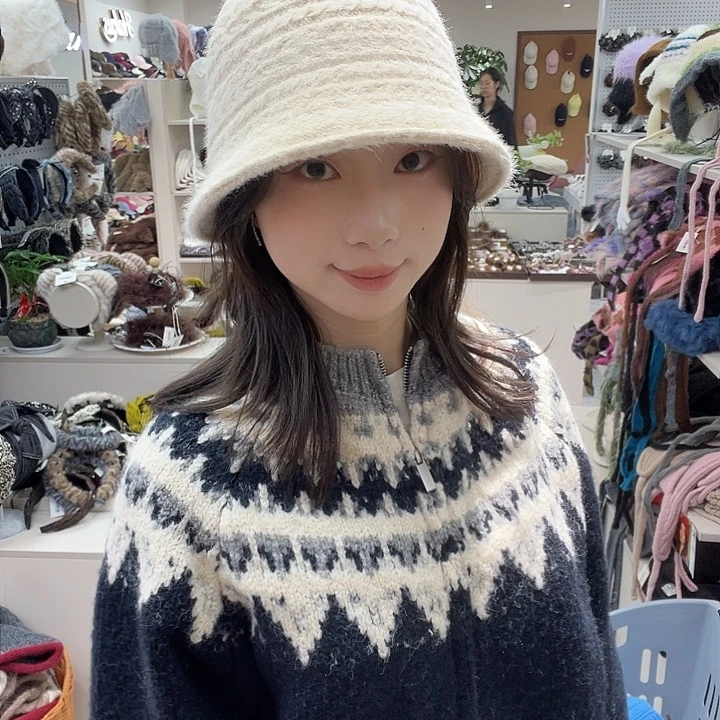 皮质铁合金米色渔夫帽