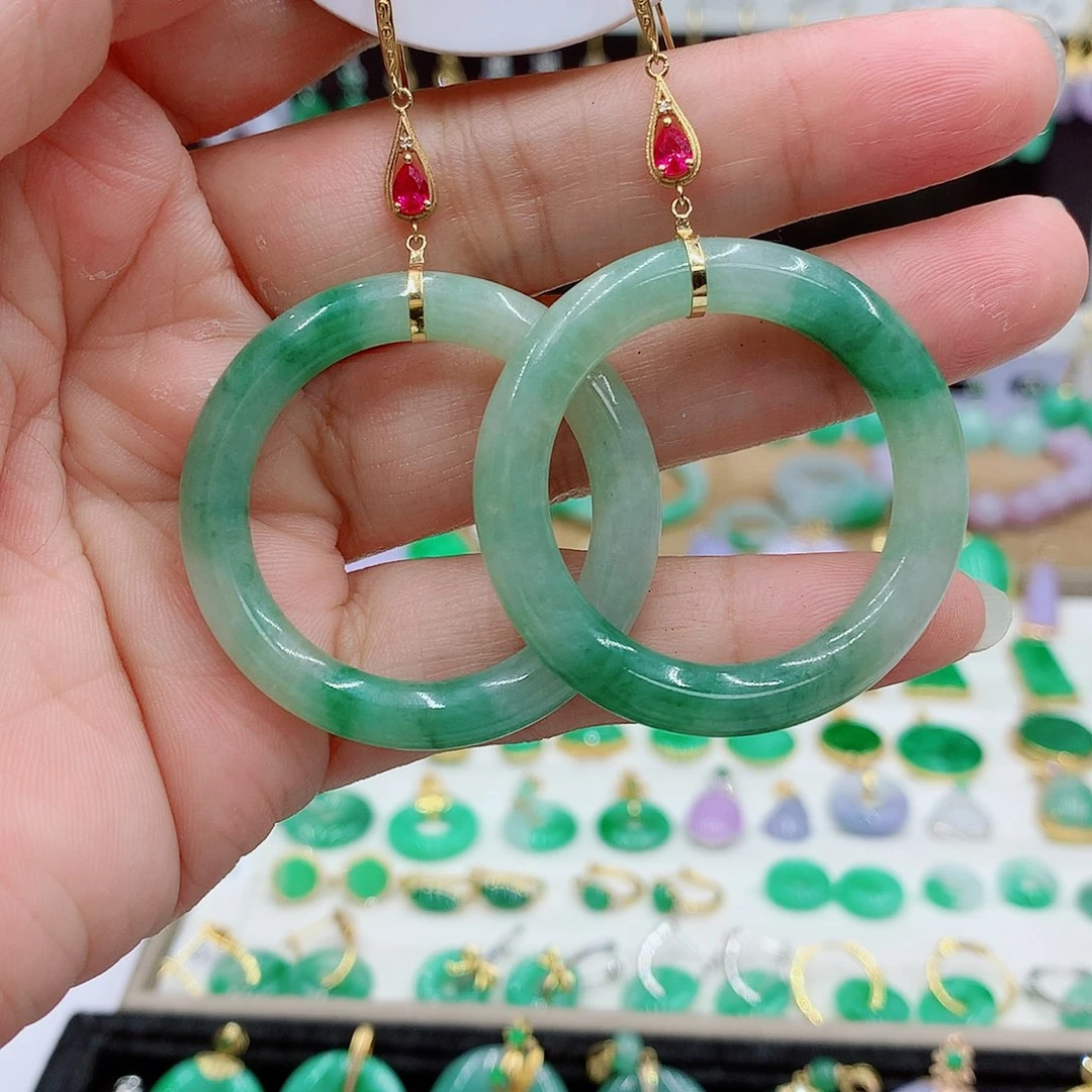 18K金镶嵌翡翠耳饰