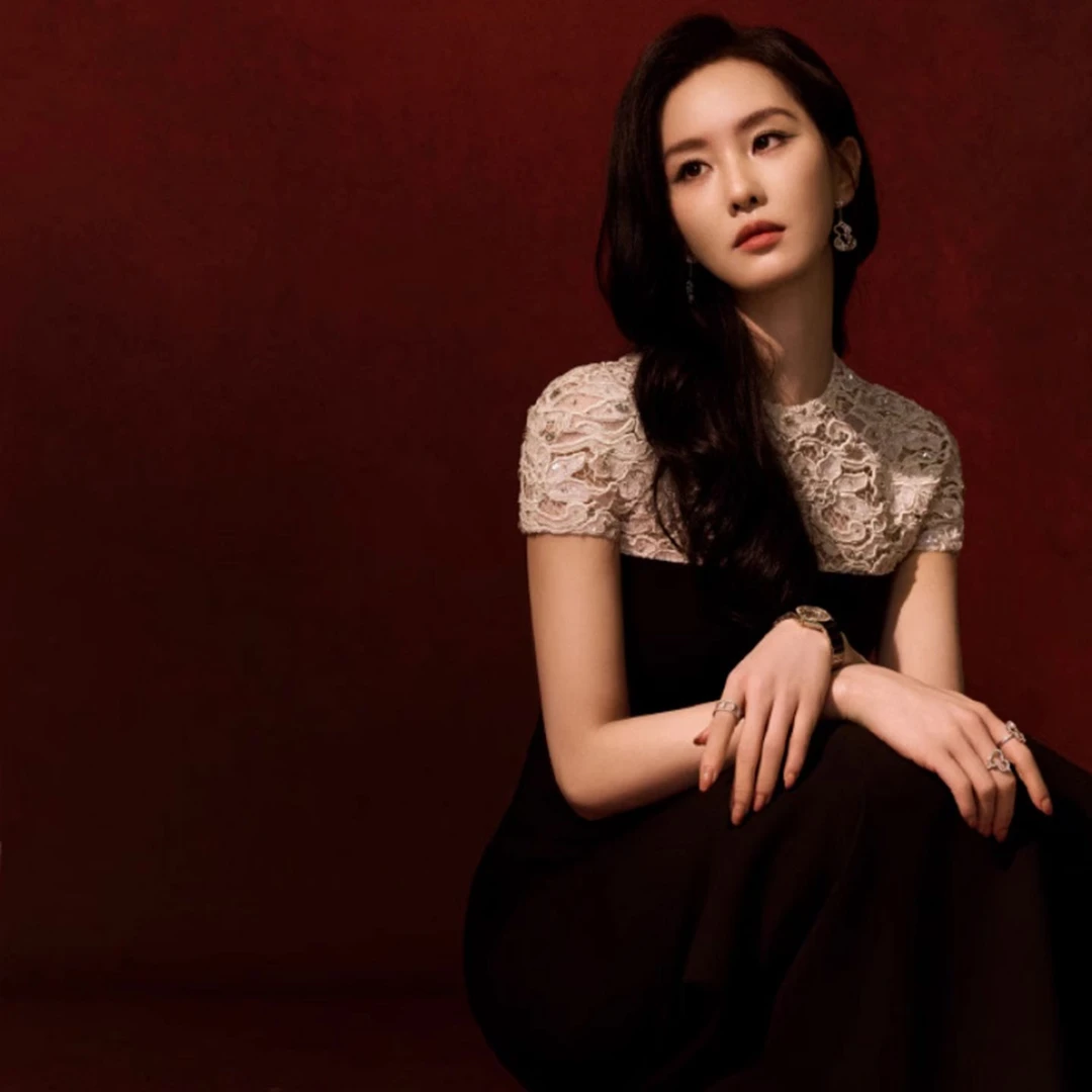 2025夏季刘诗诗同款连衣裙优雅蕾丝黑色高级轻奢连衣裙主持宴会