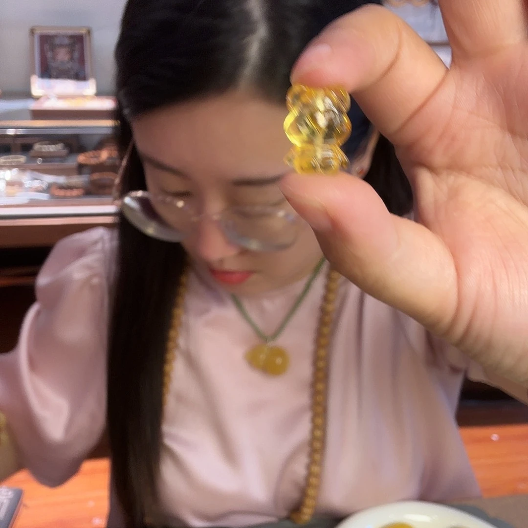 笑****猴头核桃吊坠小熊