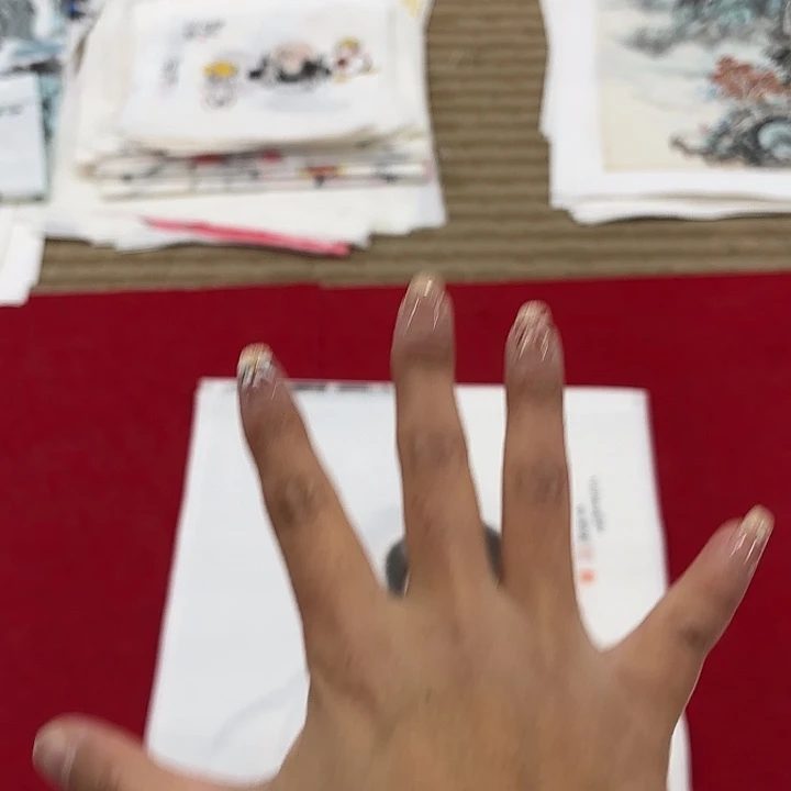 依***此国画花鸟等图案为一体而成