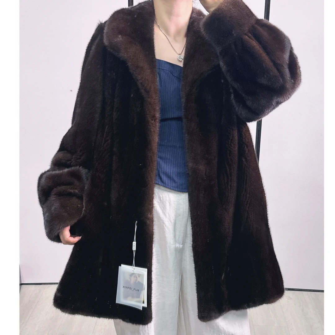 BM11，M，深巧克力色可立可翻领收口袖宝嘉美水貂外套