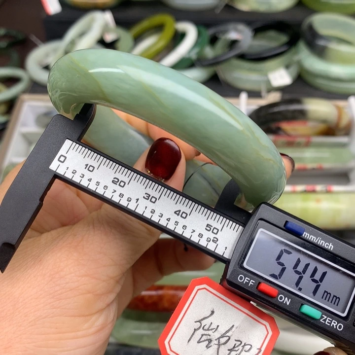 蛇纹石玉未镶嵌手镯788