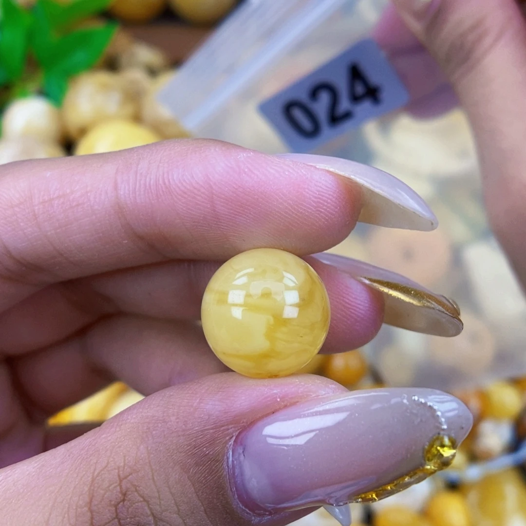 琥珀未镶嵌珠宝奇石 13.6 粉