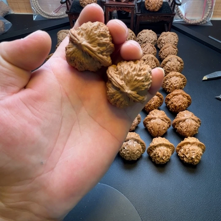 -***w龙脊菩提吊坠精品文玩核桃白狮子