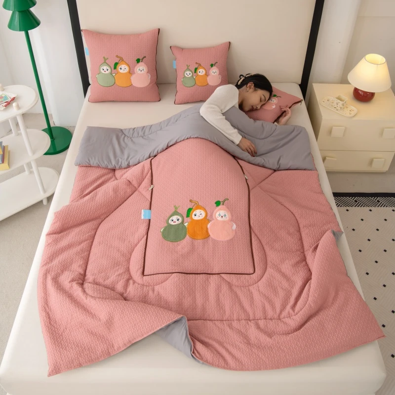 卡通多功能抱枕被子两用办公室沙发车载午睡空调被折叠腰靠车靠枕