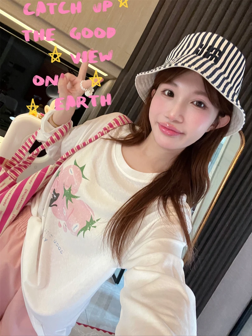 JENNIFER JXLIU韩版甜美浅粉色草莓印花图案圆领白色长袖防晒T恤