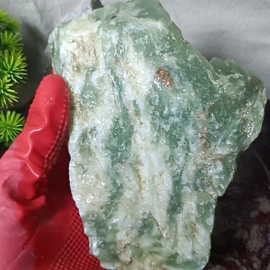 蛇纹石玉未镶嵌珠宝奇石