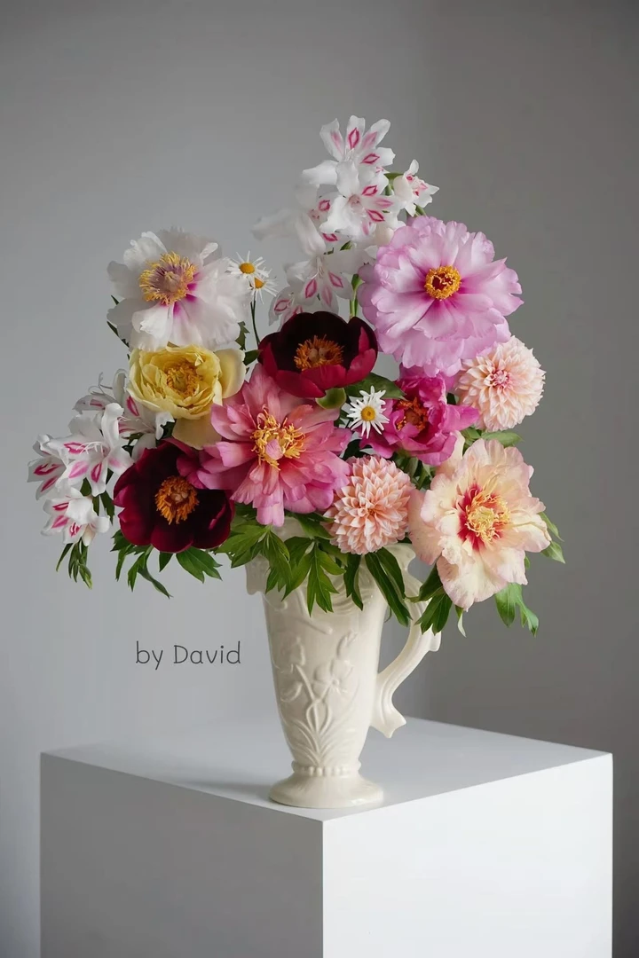 凤尾蝶-手工立体浮雕法式复古艺术感高级陶瓷花瓶 敞口 玫瑰百搭