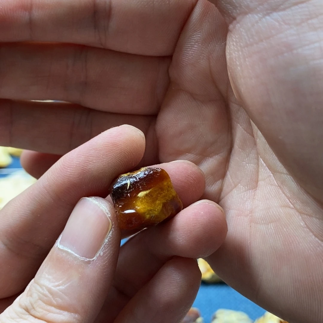 叁***哥定制琥珀未镶嵌蜜蜡