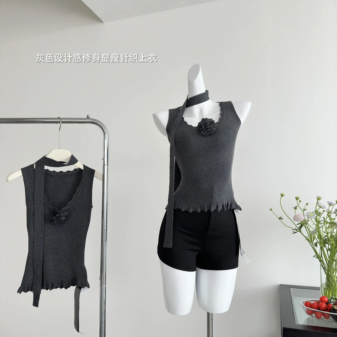 小姐姐等春微时吊带背心女春灰色设计感修身显瘦针织上衣百搭