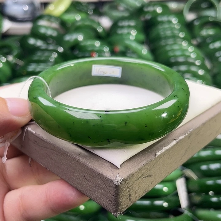 未镶嵌手镯和田玉（碧玉）