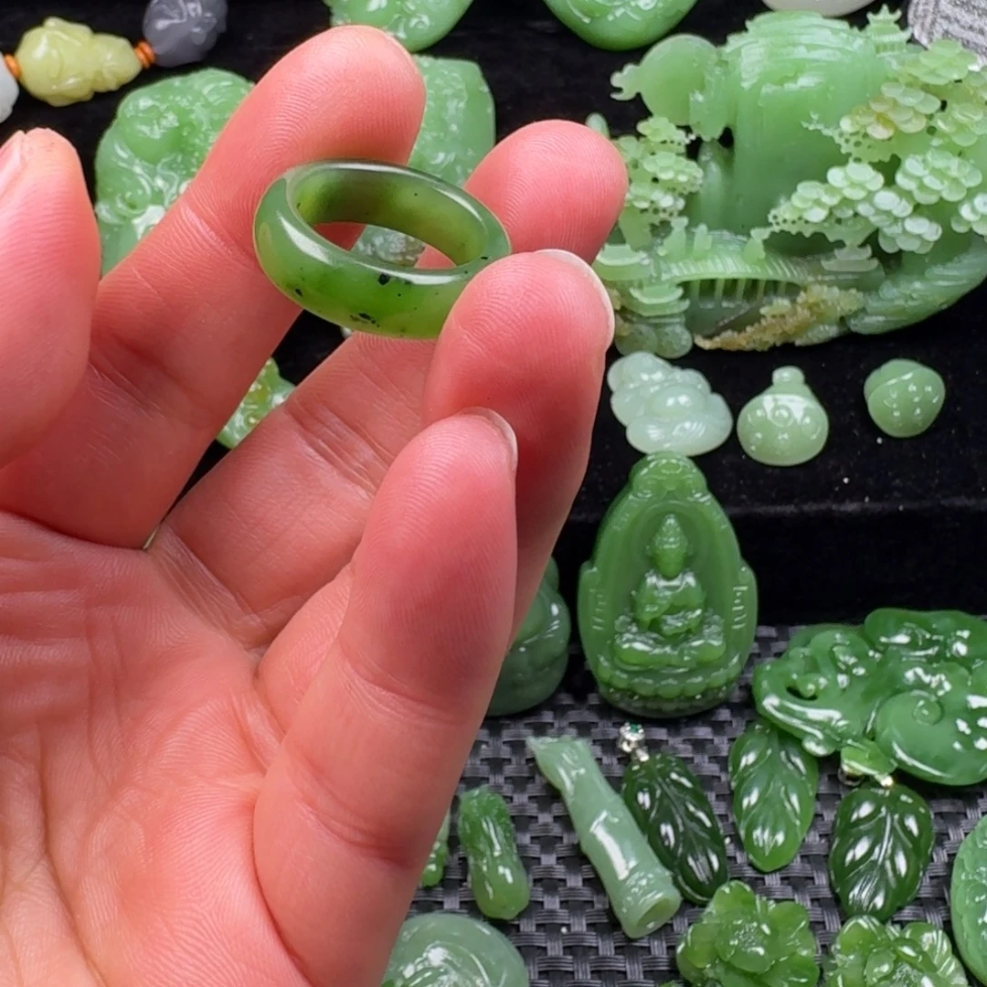 @***圆和田玉未镶嵌耳饰