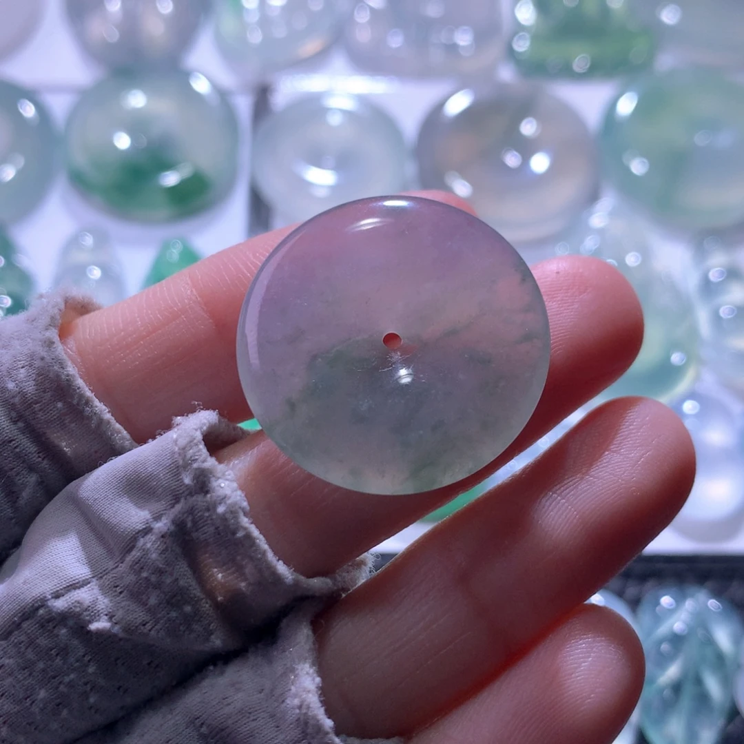 翡翠未镶嵌颈饰扣