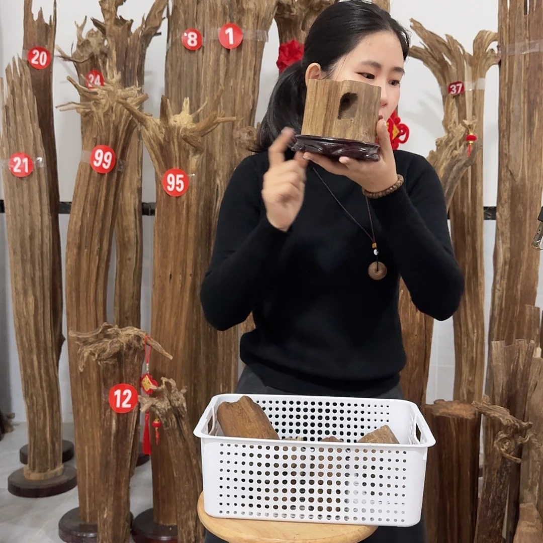 沉香碎屑沉香原材料