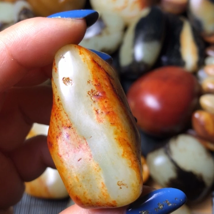 和田玉未镶嵌珠宝奇石