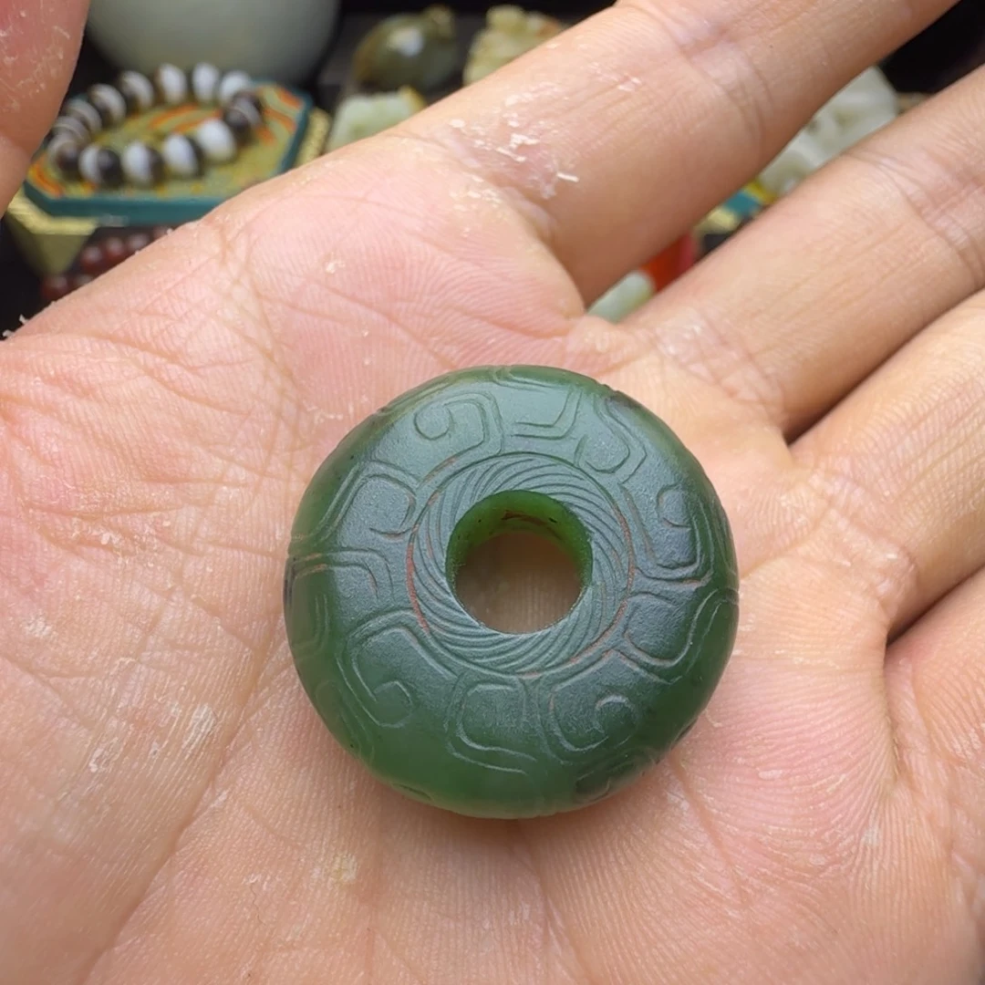 随***安摆件瓷器等文物的保护工作