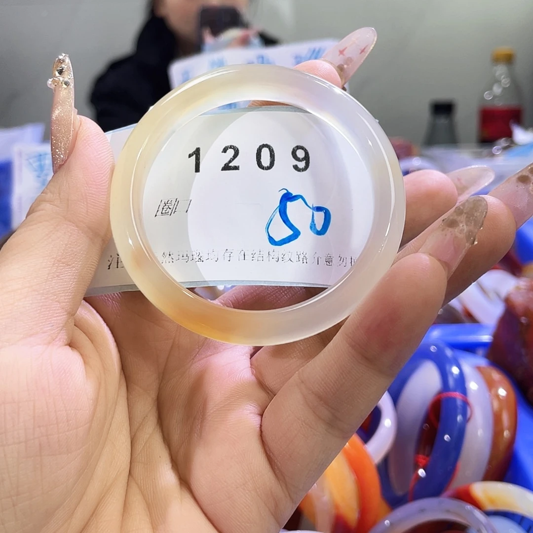 0***F玛瑙/玉髓未镶嵌手镯