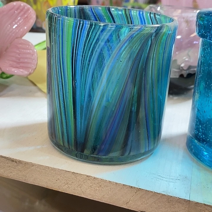 花瓶高9厘米口径9厘米