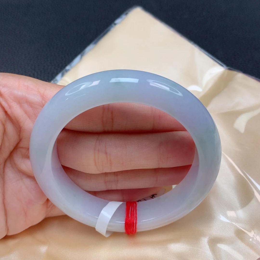 翡翠手镯未镶嵌天然