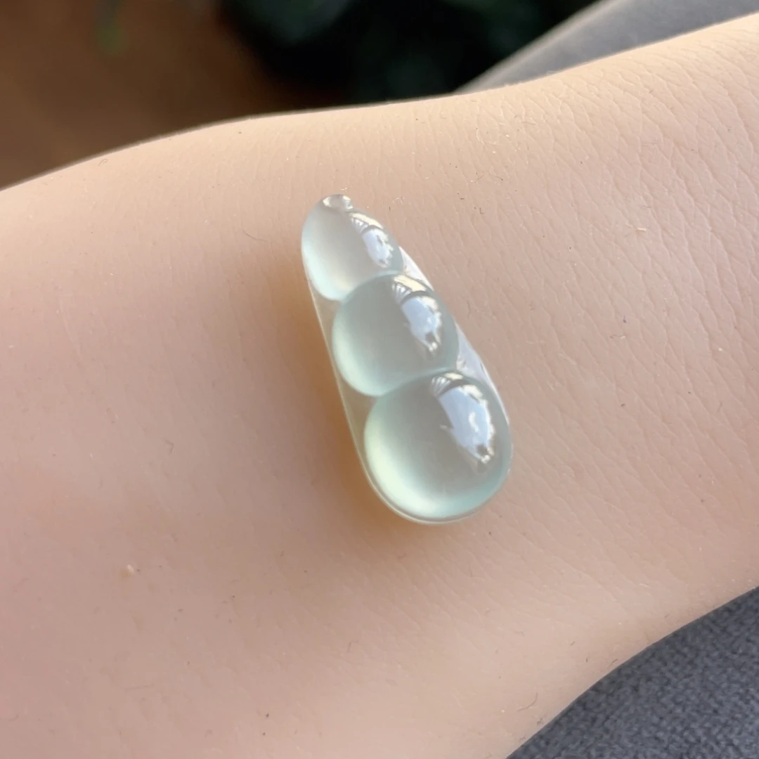 翡翠未镶嵌颈饰冰福豆