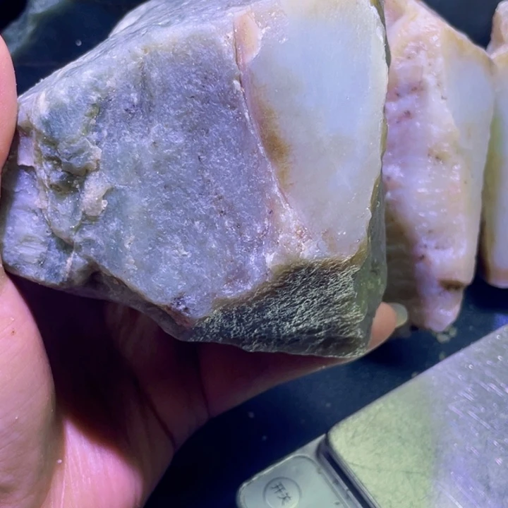 吴***师和田玉未镶嵌珠宝半成品