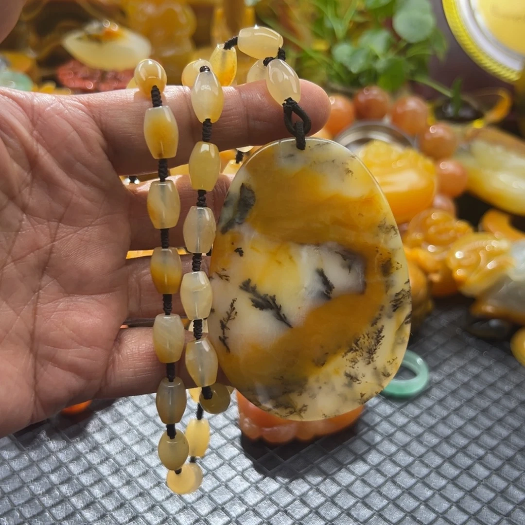 石英质玉未镶嵌颈饰