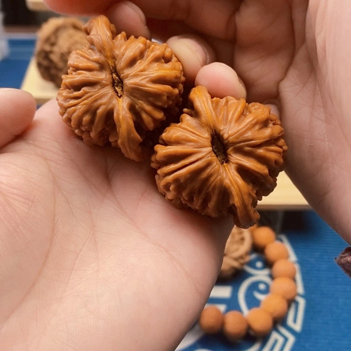 吊坠桃核四座楼狮子头 有修